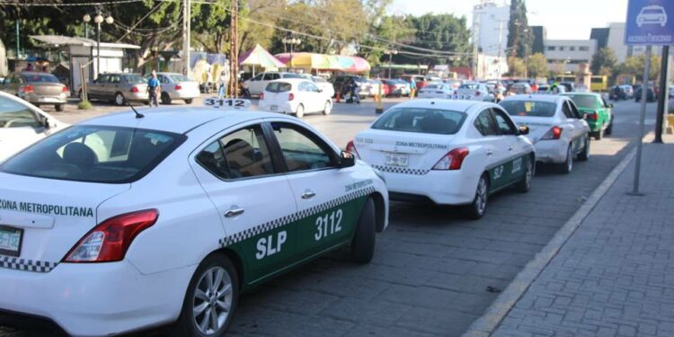 SCT regulará operación de taxímetros con permisos temporales en SLP, Soledad y Valles
