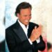 ‘Todo se va a aclarar’, dice Julio Iglesias sobre ‘la casita del terror’
