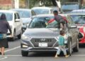 Trabajo infantil persiste en calles de Villa de Pozos; autoridades reconocen dificultad para retirar a menores de zonas de riesgo