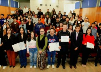 En 2025, fueron certificados más de 55 mil adultos en educación básica en San Luis Potosí.