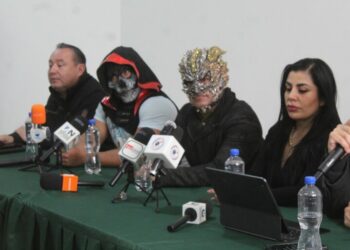 Presentan la función de lucha libre “San Luis en llamas”