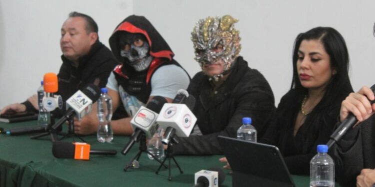 Presentan la función de lucha libre “San Luis en llamas”