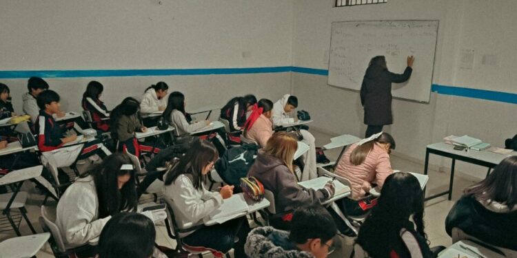Más de 100 mil estudiantes del SEER retornan a clases