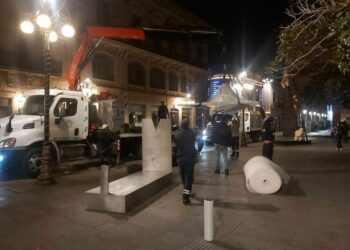 Retiran esculturas de Timoteo del primer cuadro de la ciudad