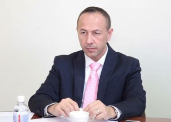 Puntual seguimiento a la actual directora de la Facultad de Derecho pide ex diputado