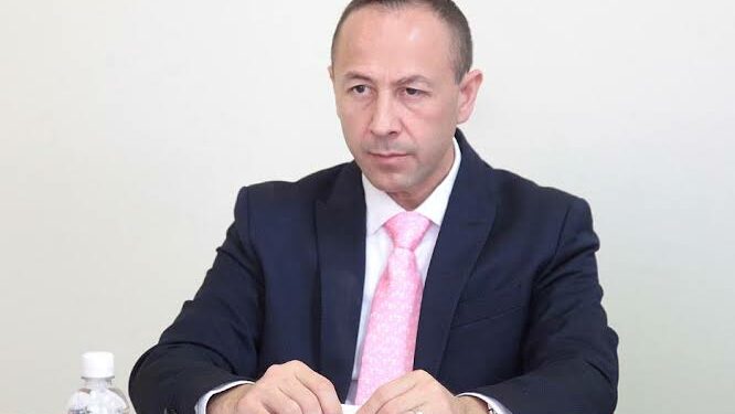 Puntual seguimiento a la actual directora de la Facultad de Derecho pide ex diputado