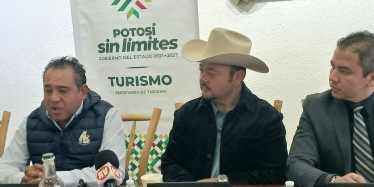  Alcalde de Ahualulco revela poco interés de la población de ser policías municipales