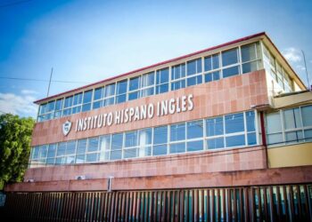 Denuncian presión a maestros del Colegio Hispano Inglés para firmar una renuncia forzada