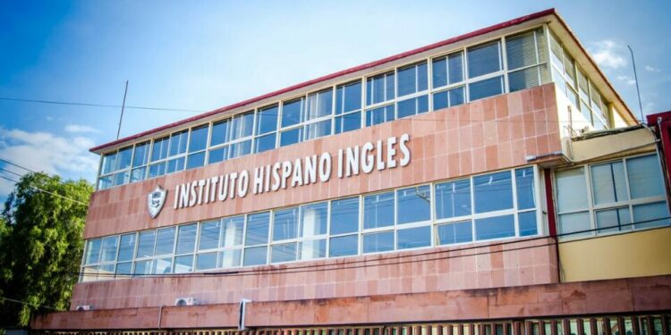Denuncian presión a maestros del Colegio Hispano Inglés para firmar una renuncia forzada