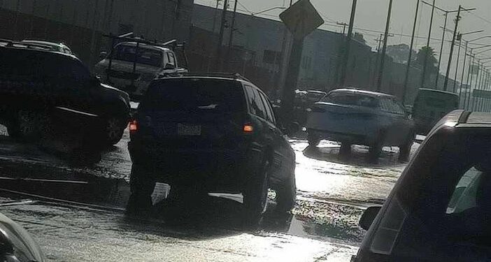 Persisten incidentes por alcantarilla abierta en Avenida Industrias y Eje 110