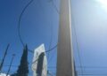 Cableado en desuso se suma al deterioro urbano de la avenida Carranza