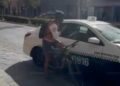 Conflictos viales sin control en la Capital; ciclista enfrenta a taxista tras incidente en Carranza