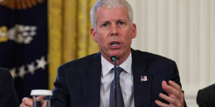 EE. UU. permitirá que México siga enviando petróleo a Cuba, reporta CBS News