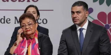 Ernestina Godoy y Omar García Harfuch colocan a su gente en puestos clave de la FGR