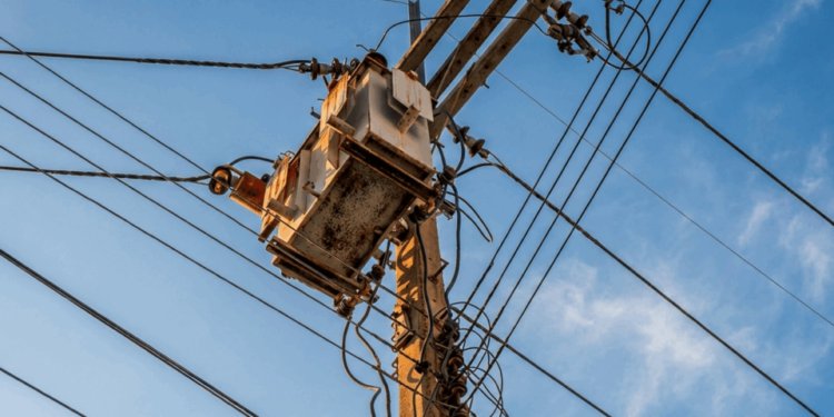 Fallece trabajador de la CFE tras descarga eléctrica en El Sauzalito