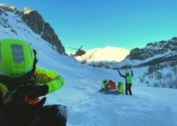 Avalanchas de nieve en Italia dejan tres muertos