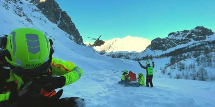 Avalanchas de nieve en Italia dejan tres muertos