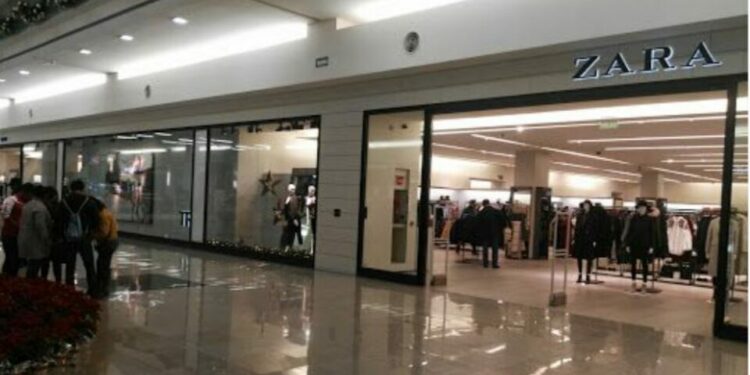 Plaza San Luis entra en una nueva etapa tras la salida de marcas clave de Inditex