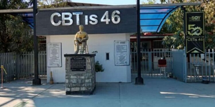 Al interior del CBTis 46 golpean a estudiante que se identifica como “therian”