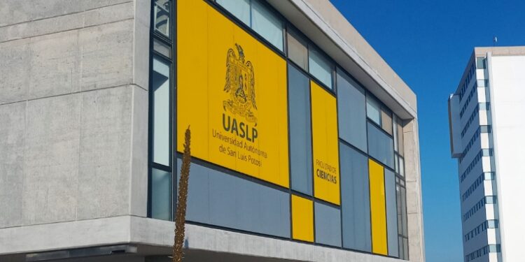 UASLP separa a profesor violento de clases tras denuncia y toma estudiantil