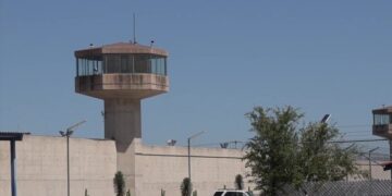 Operativo sorpresa en el penal de La Pila deja hallazgos y custodios detenidos