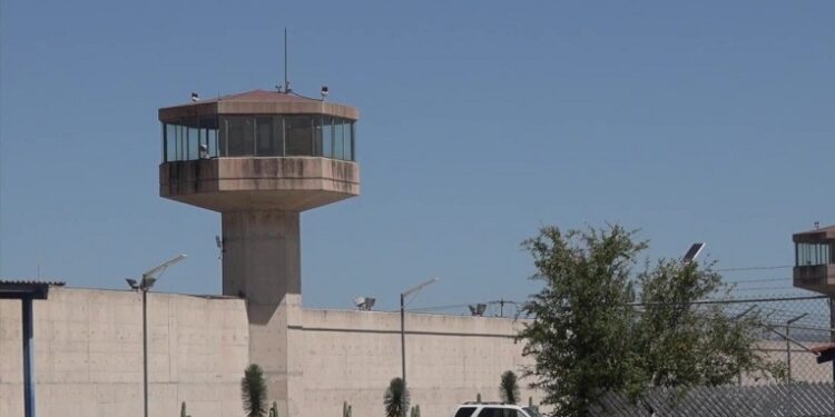 Operativo sorpresa en el penal de La Pila deja hallazgos y custodios detenidos