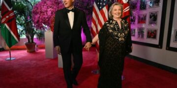 Los Clinton aceptan testificar en investigación del Congreso sobre Epstein