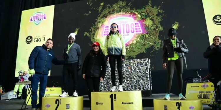 Esmeralda Ramos y Ubaldo Blanco ganaron la carrera Juntos Avanzamos