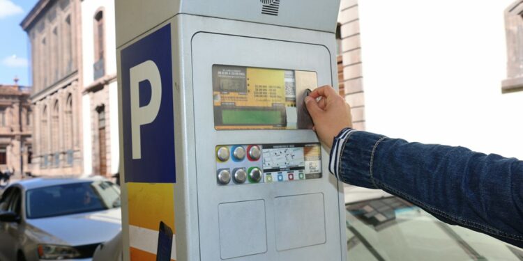 Parquímetros ahuyentan clientes del Centro Histórico