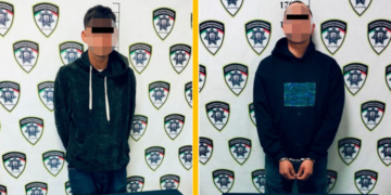 Detienen a dos hombres en posesión de armas prohibidas