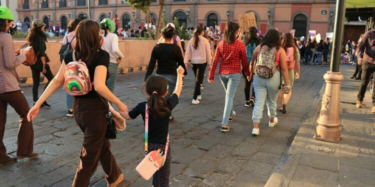 Violencia contra mujeres persiste en la capital pese a discurso oficial de reducción de delitos