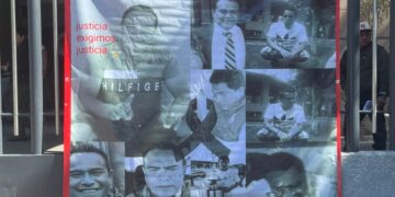 Familia de Rey Alejandro Tello exige justicia afuera de la Fiscalía de SLP; denuncian falta de avances y sin detenidos