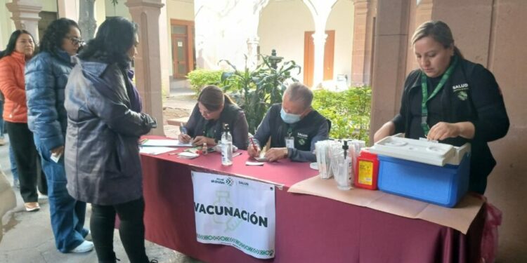 SLP redobla vacunación contra el sarampión por aumento de casos en el país