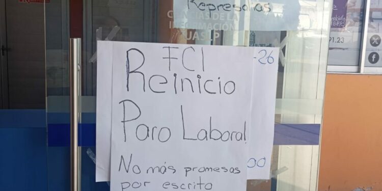 Trabajadores de la FCI regresaron a paro de “brazos caídos”