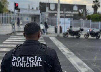 Denuncian red de abusos entre Policía Vial y grúas en SLP