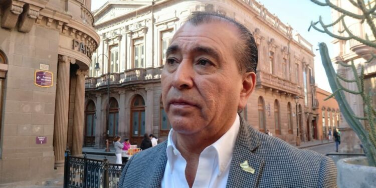 Manifestación de maestros de Telesecundaria desvirtuada por Primo Dothé