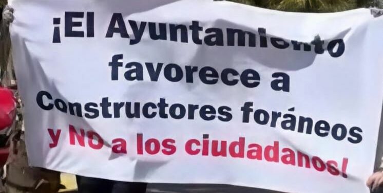 Alcalde minimiza inconformidad por edificio en Lomas mientras persisten dudas sobre permisos