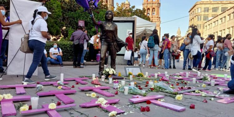Galindo insiste en retirar alerta de género mientras la violencia golpea a mujeres en la capital