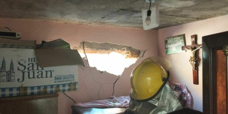 Explosión en lavandería de Villa de Pozos alarma a vecinos; dejó daños en viviendas