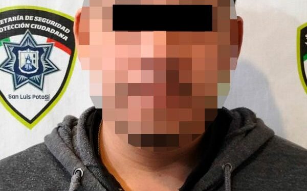Detienen a hombre por presuntos ultrajes a la moral pública en el Jardín de Tequis