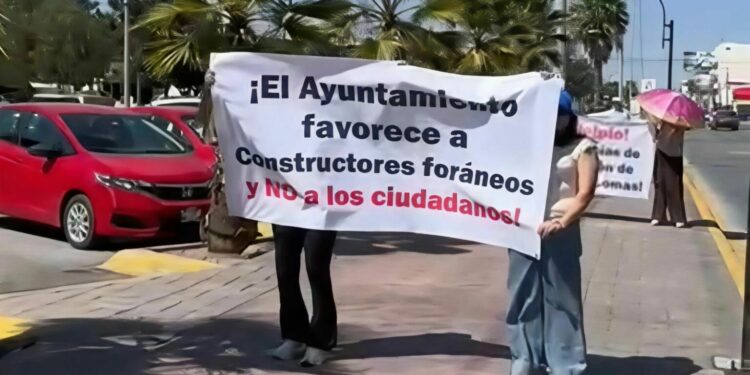 Ayuntamiento autoriza torre en Lomas pese a colapso de servicios