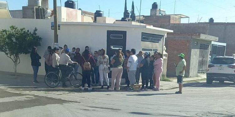 Deja Interapas sin agua a fraccionamiento Juan Pablo y vecinos advierten bloqueos