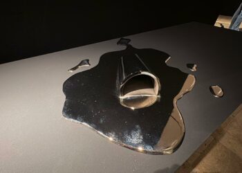 El instante suspendido: agua y metal dialogan en el Museo Federico Silva Escultura Contemporánea