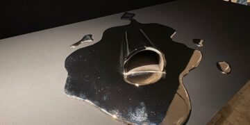 El instante suspendido: agua y metal dialogan en el Museo Federico Silva Escultura Contemporánea