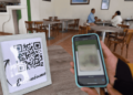 ¡Cuidado! Criminales cambian en segundos los códigos QR de menús en restaurantes o folletos, así opera el fraude