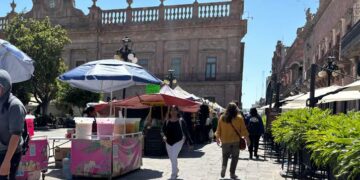 Para el alcalde, el Centro Histórico “vive un gran momento” pese a quejas por ambulantaje