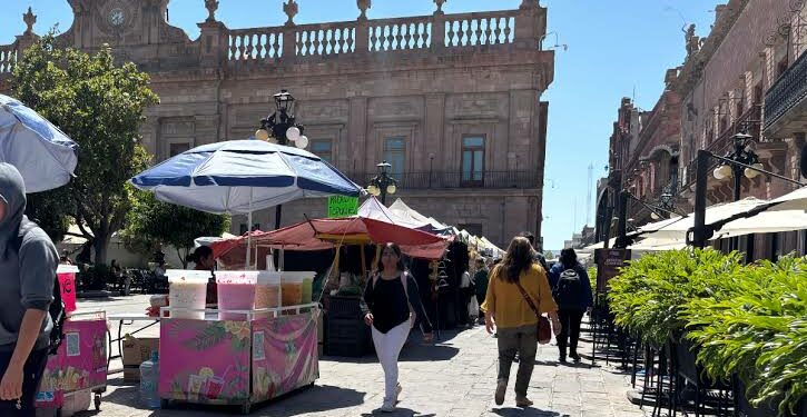 Para el alcalde, el Centro Histórico “vive un gran momento” pese a quejas por ambulantaje
