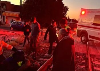 Hombre resulta gravemente lesionado tras ser arrollado por el tren en la colonia Progreso