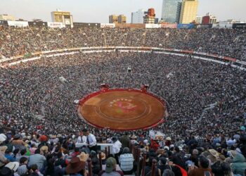 Cerrada, la Plaza México conmemora 80 años