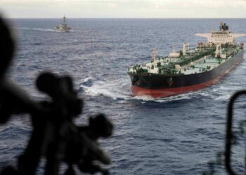 Estados Unidos intercepta petrolero Aquila II por violar bloqueo en el Caribe